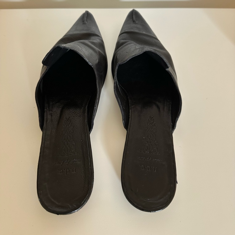 N.D.C. Made By Hand | Vintage Black Leather Pointed Slipper Mules | 37 (6-6.5) - Picture 4 of 9